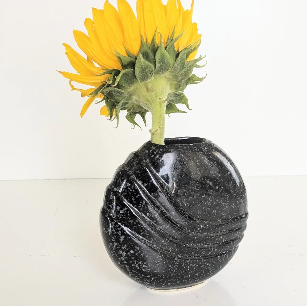 Vintage Round Vase with 80s Art Deco Revival Style, Black with Gray White Speckl